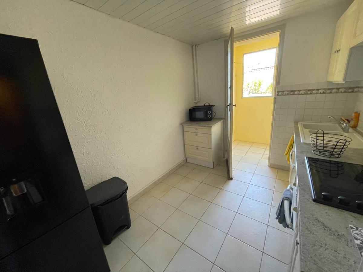 Appartement Spacieux Avec Parking Gratuit Sete Ngoại thất bức ảnh