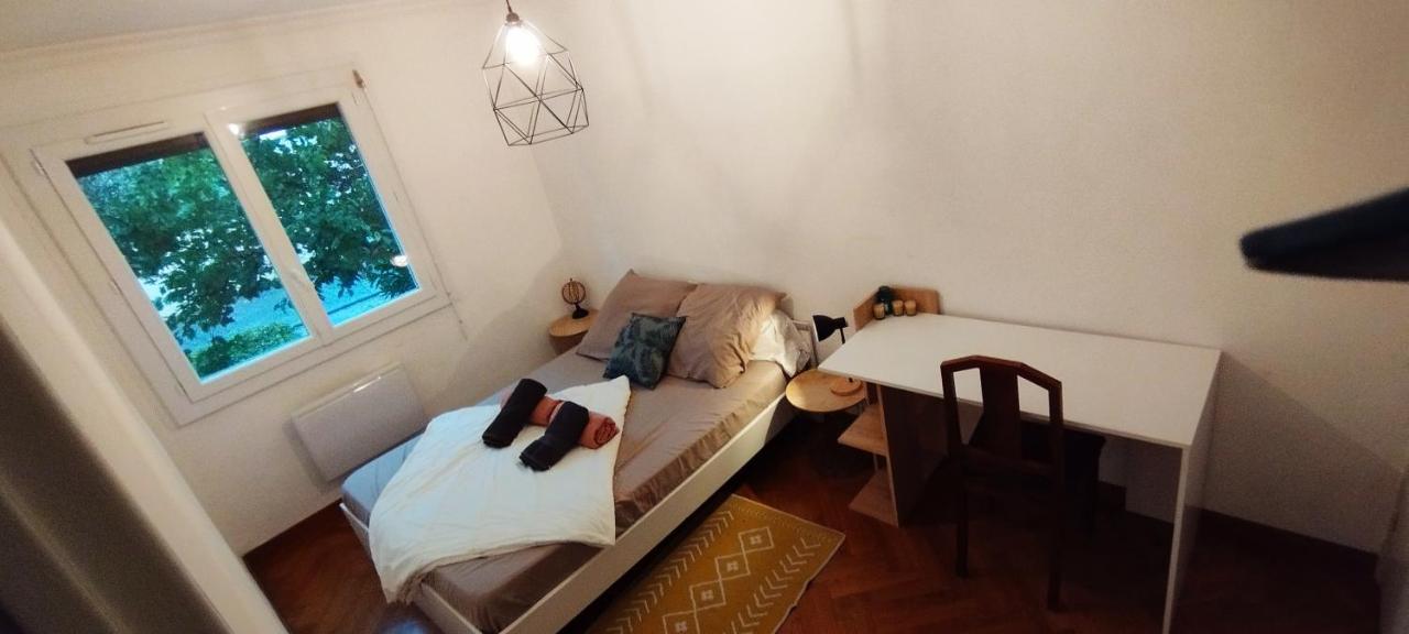 Appartement Spacieux Avec Parking Gratuit Sete Ngoại thất bức ảnh